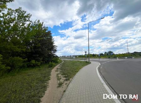 Atrakcyjna działka przy drodze